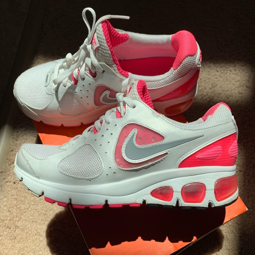Nike air max sneaker size 5